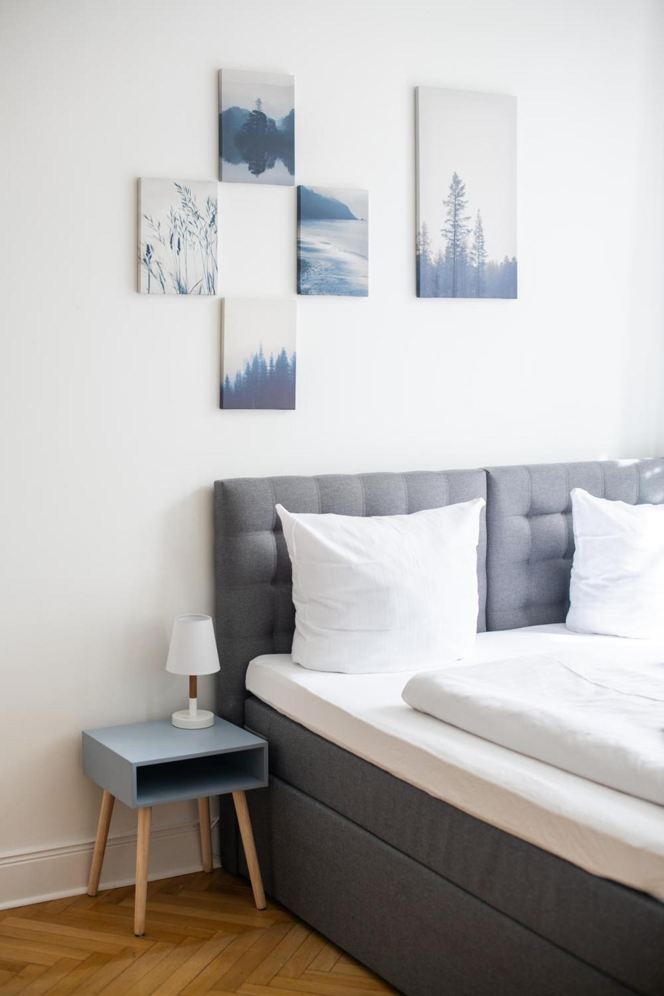 Lejlighed Kaiser 02 By Rockchair L Superhost Status L 3 Bedrooms Boxspringbeds 2 Bathrooms L Cozy Family & Business Flair 155 Sqm 3 Balcony 2nd Floor Elevator Up To 10 Guests Welcomes You!