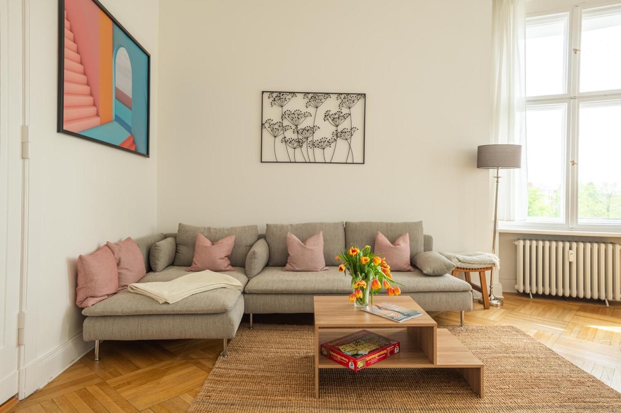 Lejlighed Kaiser 02 By Rockchair L Superhost Status L 3 Bedrooms Boxspringbeds 2 Bathrooms L Cozy Family & Business Flair 155 Sqm 3 Balcony 2nd Floor Elevator Up To 10 Guests Welcomes You! *