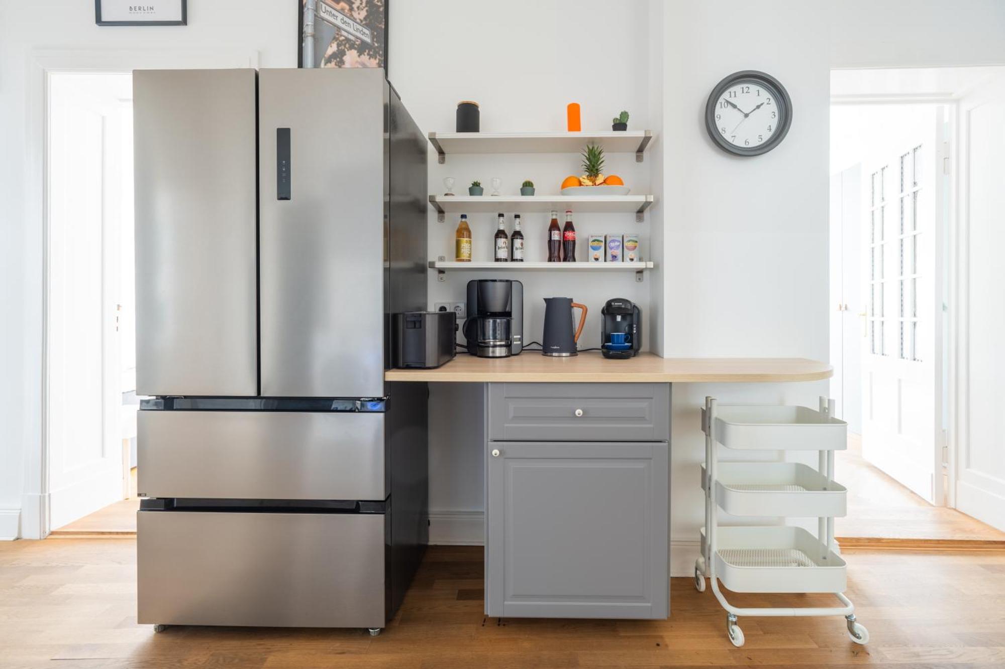 Lejlighed Kaiser 02 By Rockchair L Superhost Status L 3 Bedrooms Boxspringbeds 2 Bathrooms L Cozy Family & Business Flair 155 Sqm 3 Balcony 2nd Floor Elevator Up To 10 Guests Welcomes You! Berlin